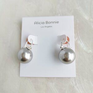Alicia Bonnie • Blanche silver silver pearl Earrings $36